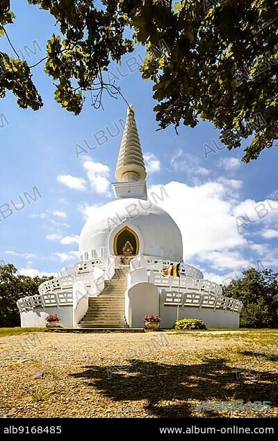 White Peace Stupa Zalaszántó, Buddhist centre, temple, Zalaszántó, Balaton, Hungary, Europe.