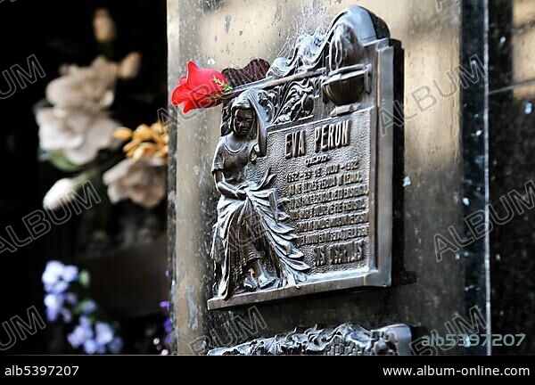 Plaque with a red rose on the tomb of national heroine Eva "Evita" Peron, President Juan PerÃ³n's wife, Cementerio de la Recoleta Cemetery, Recoleta, Buenos Aires, Argentina, South America.