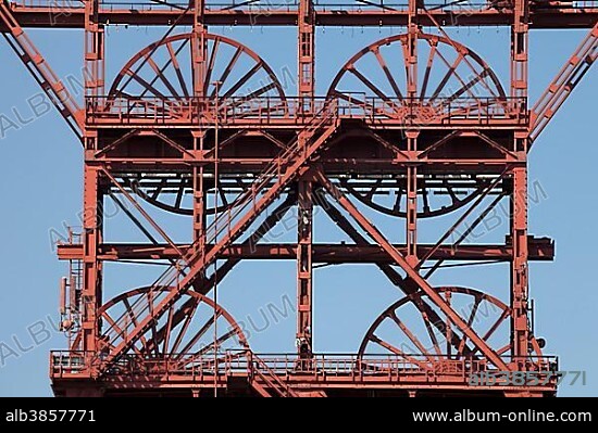 Mine head tower, Consol Park, former Zeche Consolidation in Gelsenkirchen, Ruhr district, North Rhine-Westphalia, Germany, Europe.
