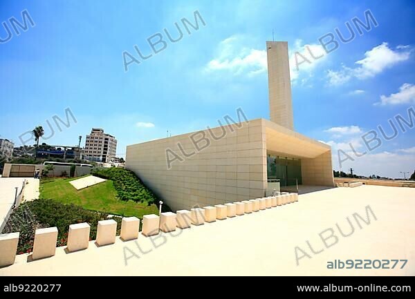 Mausoleum of Yasser Arafat, Ramallah, West Bank, Palestine, Middle East.