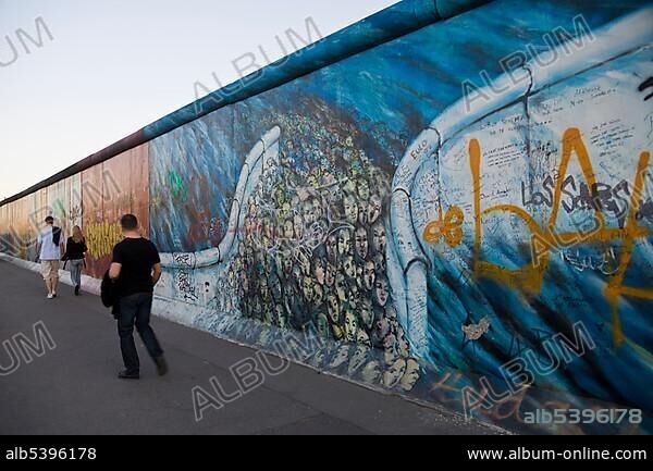 Kani Alavi, Es geschah im November 1990, East Side Gallery, works of art on the Berlin Wall, Friedrichshain, Berlin, Germany, Europe.