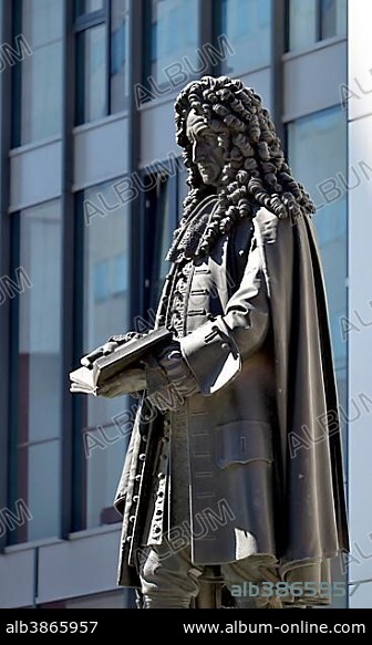 Gottfried Wilhelm Leibniz Monument, Leipzig, Saxony, Germany, Europe.