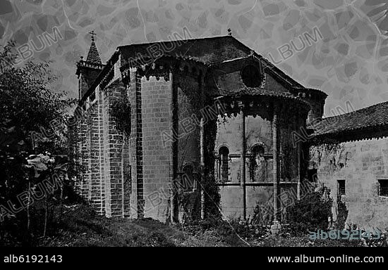 ABSIDES ROMANICOS DE LA IGLESIA DEL MONASTERIO DE SAN ESTEBAN DE RIBAS DE SIL - FOTOGRAFIA EN BLANCO Y NEGRO - AÑOS 60.
