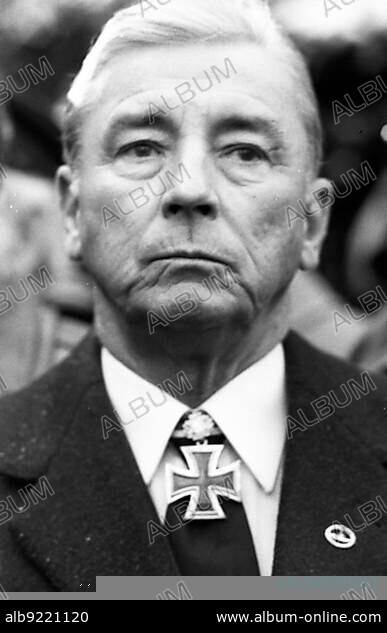 The funeral of Grand Admiral Karl Doenitz, a Hitler confidant who was convicted as a war criminal by the Nuremberg court martial, turned into a manifestation of Knight's Cross bearers, old and new Nazis. Aumuehle near Hamburg, 06.01.1981, Germany, Europe.