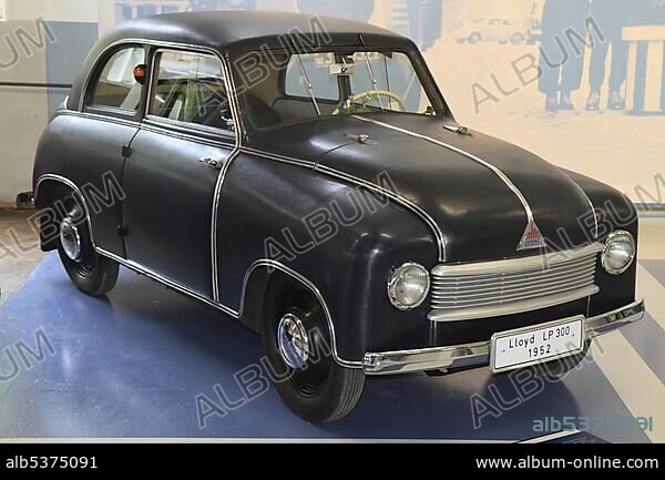 Vintage Lloyd LP 300 Leukoplast Bomber, built in 1952, plywood structure covered with imitation leather, ErfinderZeiten: Auto- und Uhrenmuseum, Time of Innovators: Museum of Cars and Clocks, Schramberg, Black Forest, Baden Wuerttemberg, Germany, Europe.