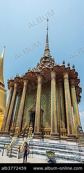 Wat Phra Kaew, Temple of the Emerald Buddha, Phra Mondop Library, Royal Palace, Bangkok, Central Thailand, Thailand, Asia.