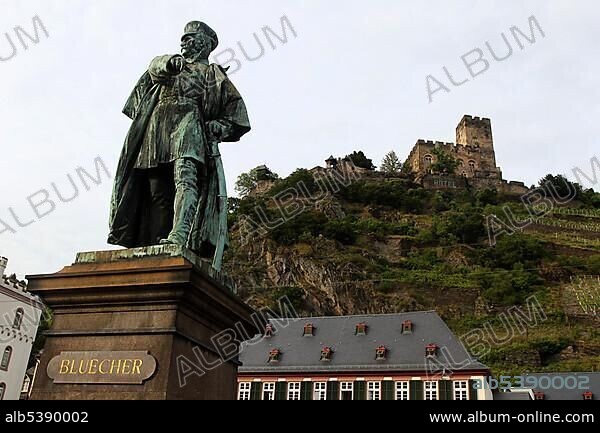 Statue of General Bluecher and Gutenfels castle in Kaub on the Rhine River, Kaub, Rhineland-Palatinate, Germany, Europe.