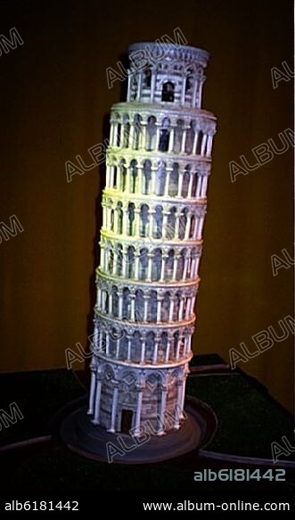 MAQUETA DE LA TORRE DE PISA.