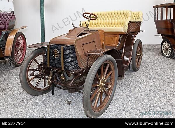 Panhard-Levassor Tonneau Type B, built in 1902, France, Collection Schlumpf, CitÃ© de l'Automobile, MusÃ©e National, National Automobile Museum, Mulhouse, Alsace, France, Europe.