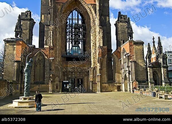St. Nikolai Church ruins and war memorial, Willy-Brandt-Strasse, Hamburg, Germany, Europe.