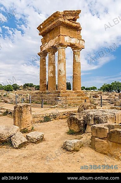 Temple of Castor and Pollux or Tempio di Dioscuri, antiquity, Valley of the Temples, Valle dei Templi, Agrigento, Sicily, Italy, Europe.