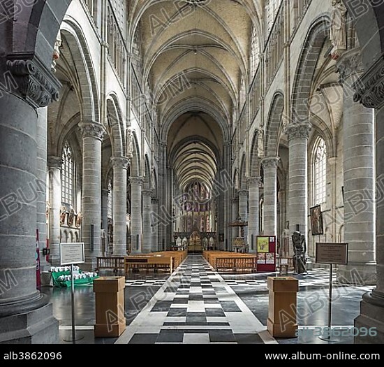 Sint-Maartenskathedraal, St. Martin's Cathedral, interior, Ypres, West Flanders, Belgium, Europe.
