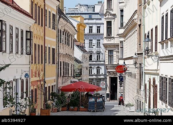 Redeveloped district Spittelberg, Biedermeier period houses, Vienna, Austria, Europe.