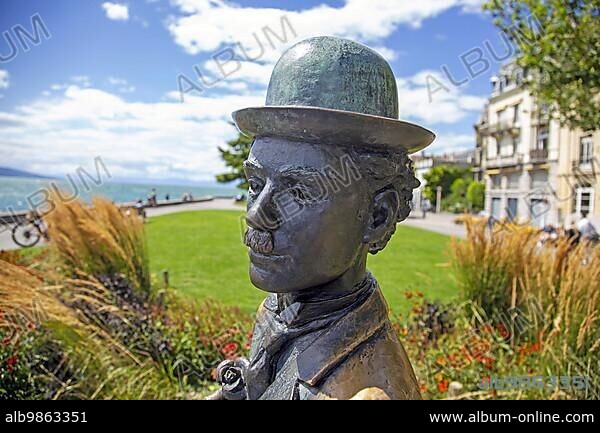 Charlie Chaplin, statue by John Doubleday, Vevey waterfront, Canton Vaud, Switzerland, Europe.