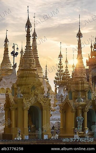 Golden Chedis, Shwedagon pagoda, Shwedagon Paya, sunrise, Yangon, Myanmar, Asia.