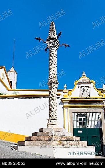 Pelourinho, Pillory, Elvas, Alentejo, Portugal, Europe.
