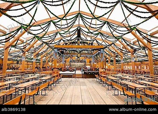 Construction of a marquee tradition, Oktoberfest 2017, Theresienwiese, Munich, Upper Bavaria, Bavaria, Germany, Europe.