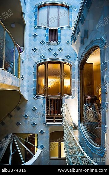 Staircase, Casa Batlló, designed by architect Antoni Gaudi, Barcelona, Catalonia, Spain, Europe.