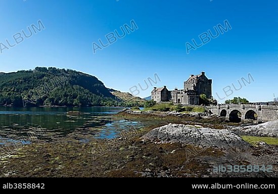Eilean Donan Castle, Dornie, Scotland, United Kingdom, Europe.