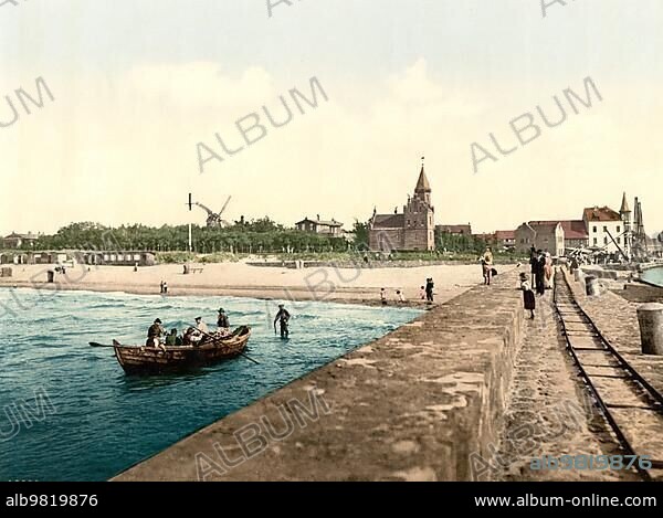 Stolpmünde on the Baltic Sea; Pomerania; formerly Germany; today Ustka in Poland; Historic; photochrome print from the 1890s.
