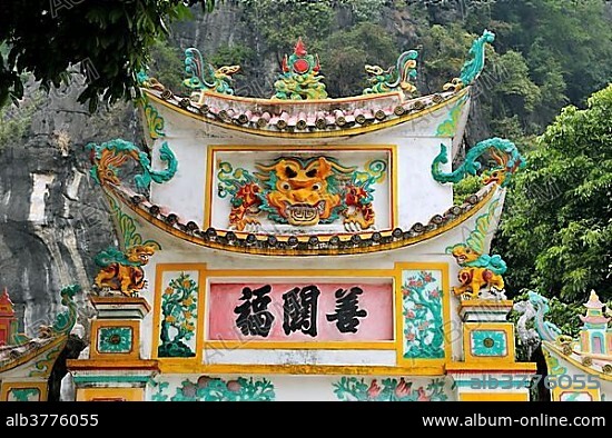 Chua Ban Long, pagoda near Ninh Binh, dry Halong Bay, Vietnam, Southeast Asia, Asia.