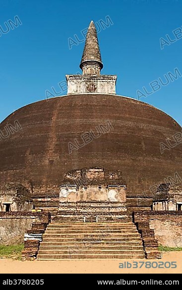 Rankoth Vehera Dagoba, Rankot Vihara Stupa, Polonnaruwa, Sri Lanka, Asia.