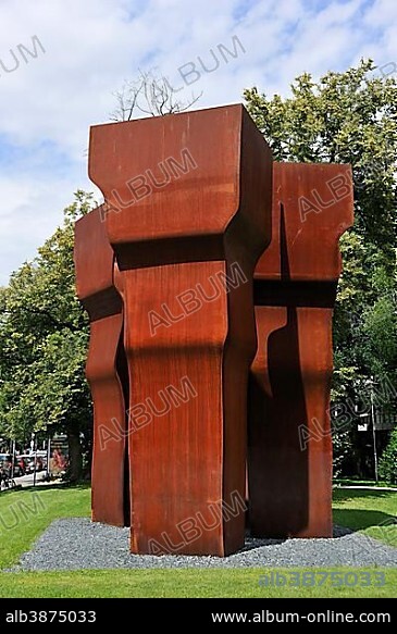 Buscando la Luz, 1997, modern steel sculpture by Eduardo Chillida, Barer Strasse street, Munich, Bavaria, Germany, Europe.