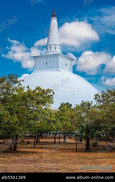 Ruwanweliseya Dagoba Buddist stupa in Anuradhapura, Sri Lanka, built by Sinhalese king Dutugemunu in the 2nd century BC is third largest in the world and it is tourist and pilgrimage site, Asia.