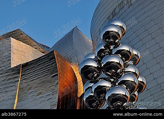 Guggenheim Museum, evening light, architect Frank Gehry, Tall Tree and The Eye by Anish Kapoor, sculptures, Bilbao, Basque Country, Spain, Europe.