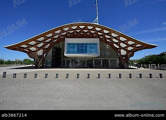 Centre Pompidou-Metz, The Centre for Modern and Contemporary Art, designed by Shigeru Ban, Metz, Lorraine, France, Europe.