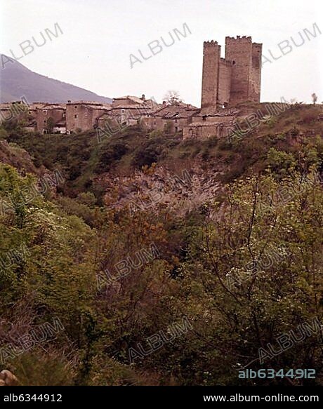 PUEBLO ABANDONADO EN EL AÑO 1959 POR LA CONSTRUCCION DEL EMBALSE DE YESA.