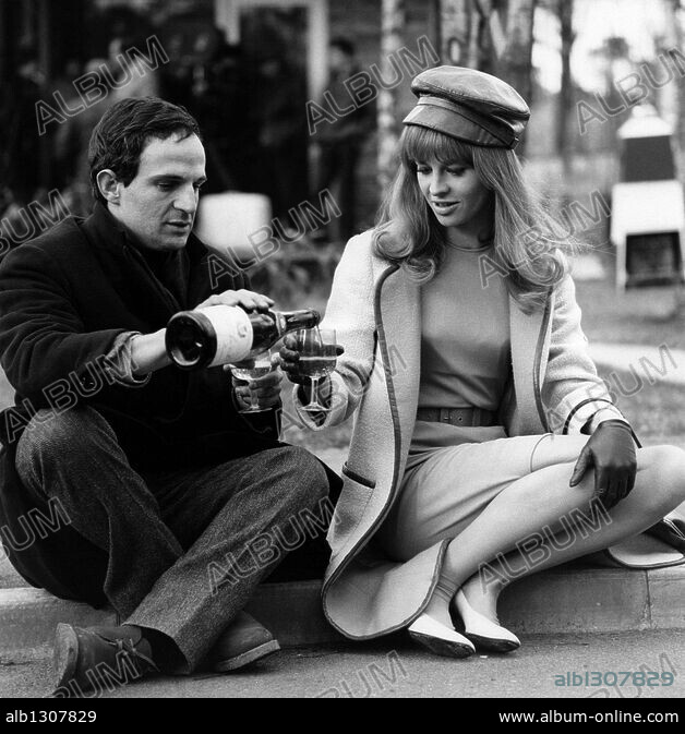 FRANCOIS TRUFFAUT and JULIE CHRISTIE in FAHRENHEIT 451, 1966, directed