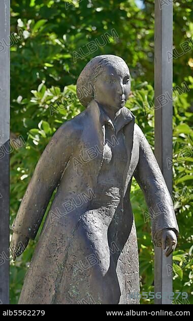 Statue of Katharina von Bora, Luther House, Augusteum, Collegienstraße, Luther city Wittenberg, Saxony-Anhalt, Germany, Europe.