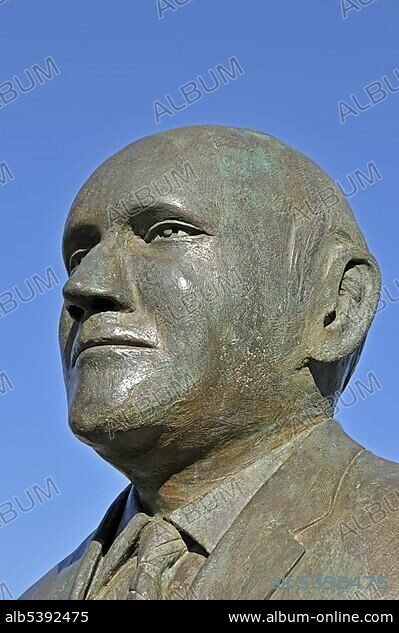 Monument to Frederik Willem de Klerk, Waterfront, Capetown, South Africa, Africa.
