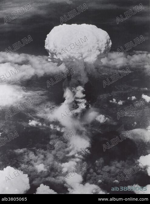 ATOMIC BOMB MUSHROOM CLOUD OVER HIROSHIMA JAPAN WW2 8X10