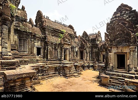 Courtyard with Mandapa, Banteay Samre Temple, Angkor, Siem Reap Province, Cambodia, Asia.