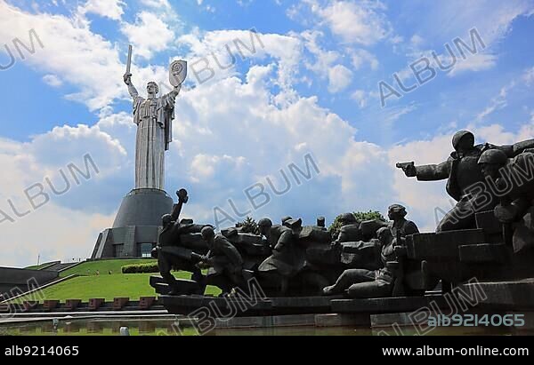City of Kiev, the Mother Home statue and sculptures on the grounds of the National Museum of the History of Ukraine in World War II, a memorial site in the Pechersk district of Kiev, Ukraine, Europe.