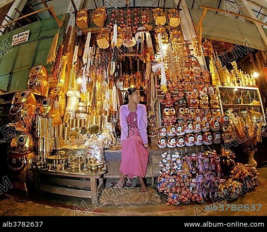 Souvenir shop at Shwedagon Pagoda, Rangun, Yangon Region, Myanmar, Burma, Asia.