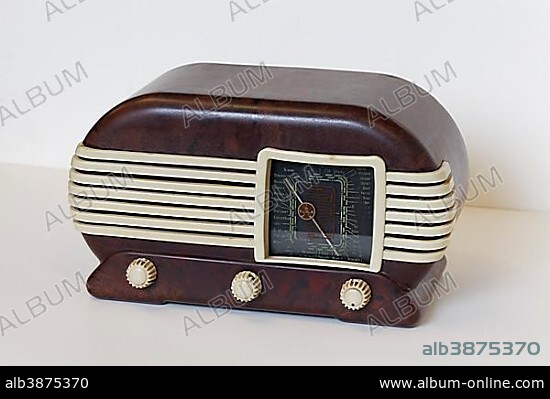 Tesla, model Talisman 307 U, Czech radio from 1948, Art Deco Bakelite housing, Radio Museum Duisburg, North Rhine-Westphalia, Germany, Europe.