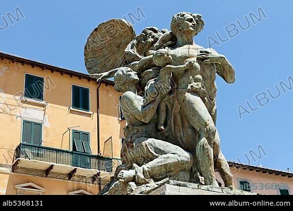 War memorial, Portoferraio, Elba, Tuscany, Italy, Europe.