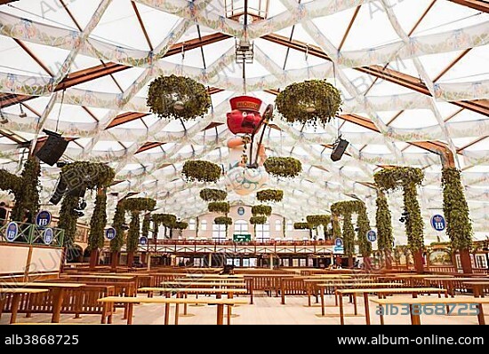 Construction of the Hofbräu marquee, Oktoberfest 2017, Theresienwiese, Munich, Upper Bavaria, Bavaria, Germany, Europe.