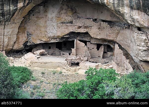Oak Tree House, cliff dwellings of the native Americans, about 800 years old, Mesa Verde National Park, UNESCO World Heritage Site, Colorado, USA, North America.