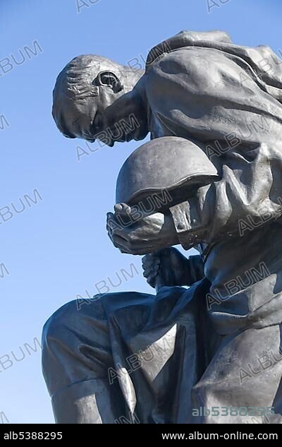 Soldiers statue at the Soviet memorial in Treptow Park, Berlin, Germany, Europe.