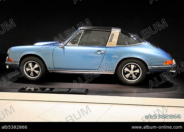 Porsche 911 S 2.2 Targa, built in 1970, Porsche Museum, Stuttgart, Baden-Wuerttemberg, Germany, Europe.