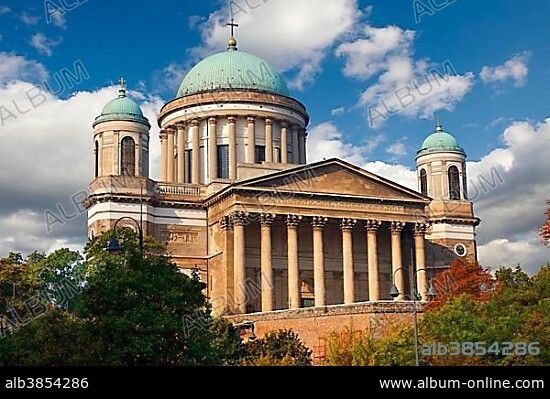 Esztergom Basilica, Esztergomi Bazilika, cathedral, Esztergom, Hungary, Europe.