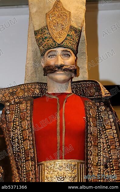 Manikin with magnificent Janitscharen clothing, Military Museum, Askeri Mues, Osmanbey, Istanbul, Turkey, Asia.