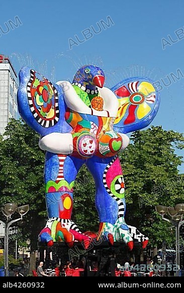 NIKI DE SAINT-PHALLE und JEAN TINGUELY. Lifesaver, fountain sculpture by Niki de Saint Phalle and Jean Tinguely, Duisburg, Ruhr Area, North Rhine-Westphalia, Germany, Europe.