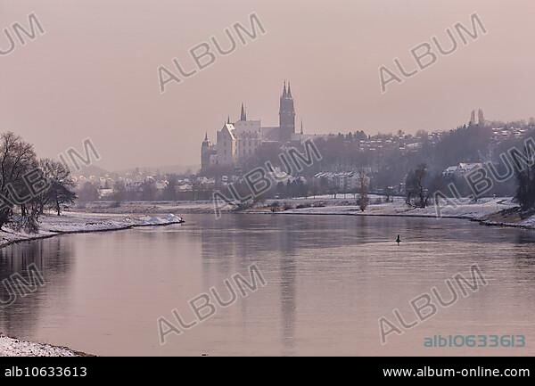 Winter atmosphere in Meissen with Albrechtsburg Castle.