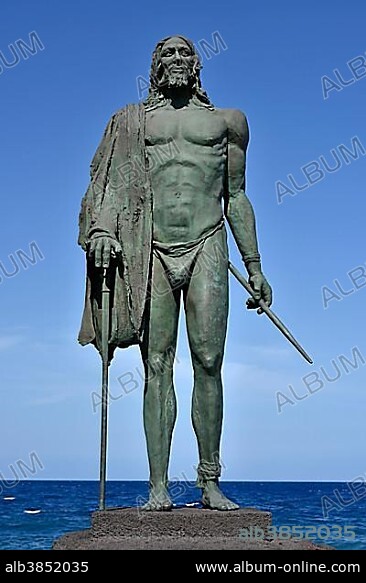 Mencey Statue on the Candelaria Promenade, Statue of Guanchen King Acaimo, Tenerife, Canary Islands, Spain, Europe.
