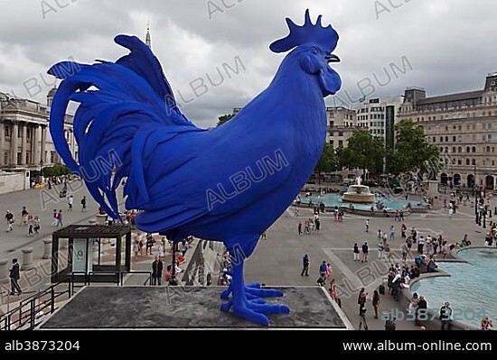 "Hahn, Cock", large sculpture of a cockerel, 4.7m, by German artist Katharina Fritsch in Trafalgar Square, London, England, United Kingdom, Europe.